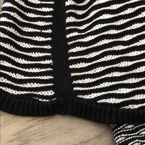 Calvin Klein sweater - Picture 6 of 7